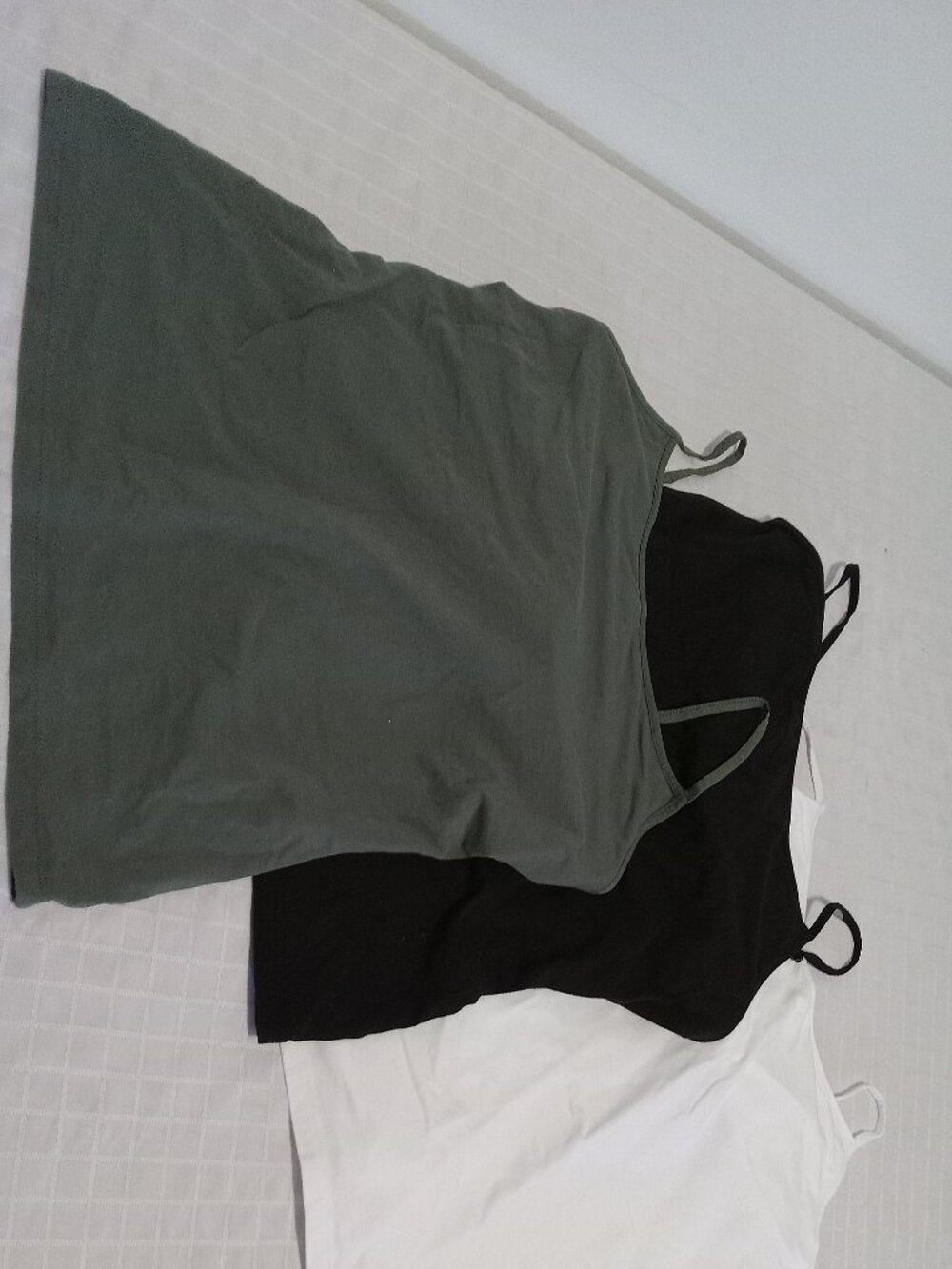 Set of 3 camisoles with adjustable straps size Small Black, white and khaki
